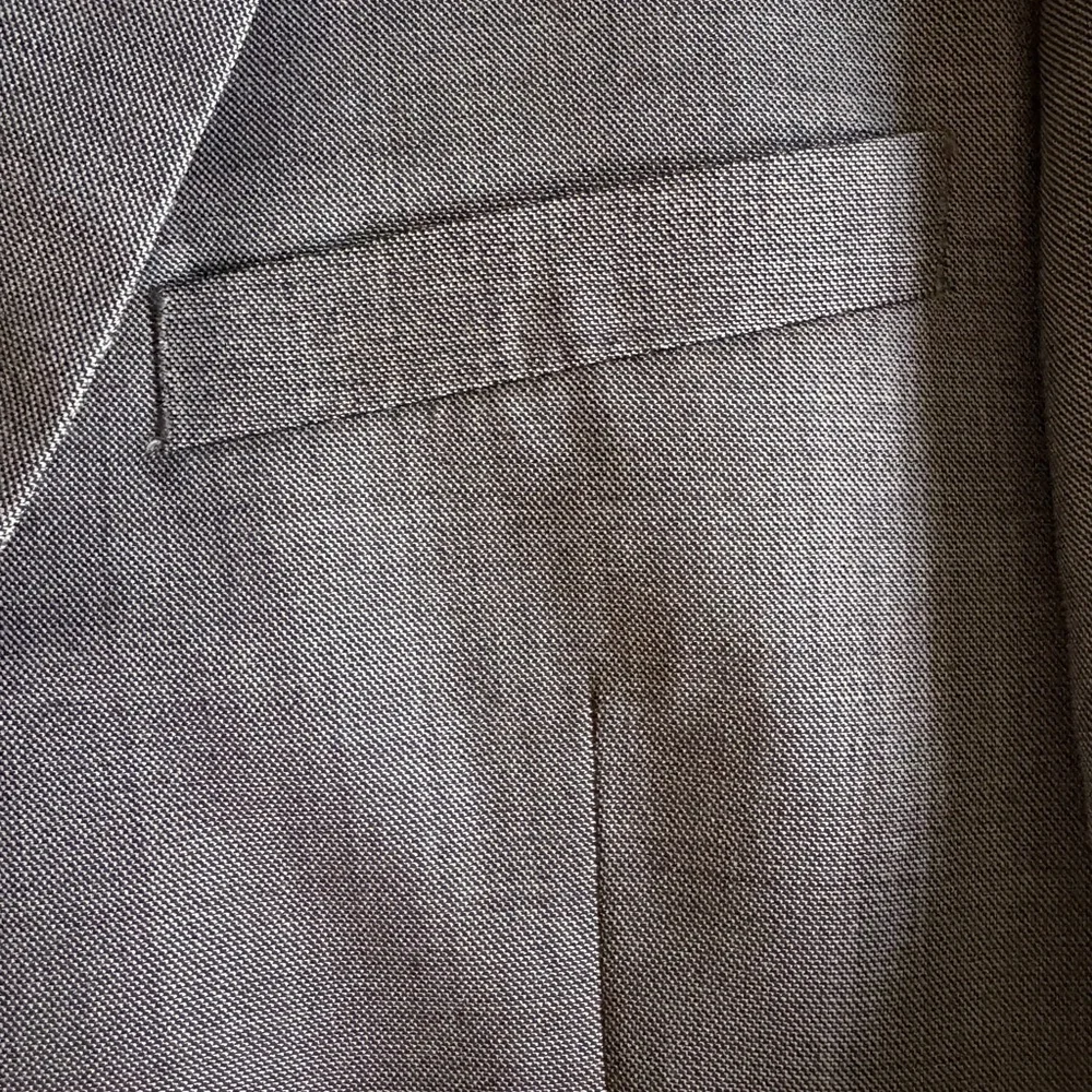 DKNY Men's Gray wool and silk Blend Blazer Size 38R